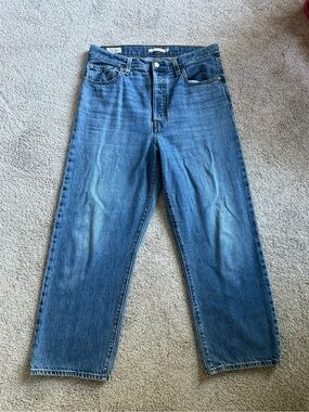 Levi's Women's Ribcage Straight Leg Jeans in Blue Wash